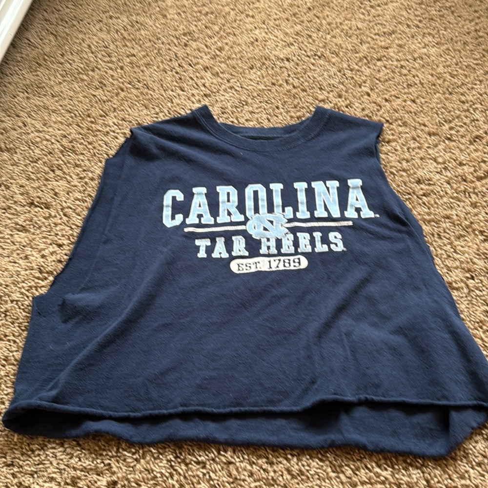 Cute cut off vintage T!